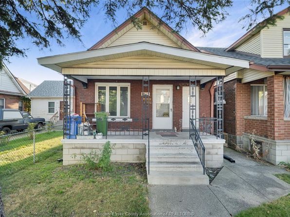 Starter home in SE Calgary